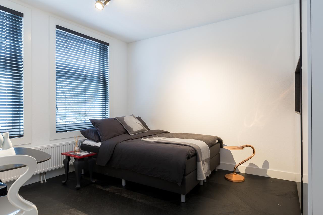 Book & Stay Eindhoven Kamer foto